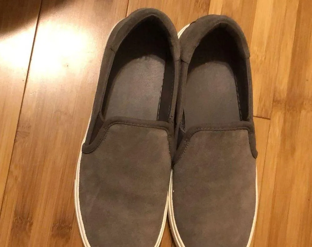 UGG Jass Lifestyle Women’s Shoes Size 9.5 Grey, Item #S/N 1106545 - Image 4