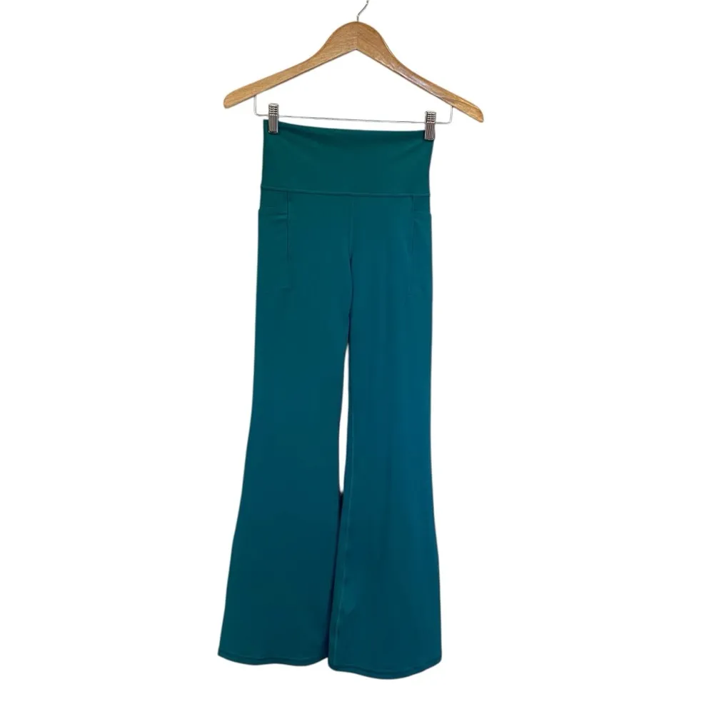 Athleta Salutation Stash Flare Pant Emerald Green - Image 3