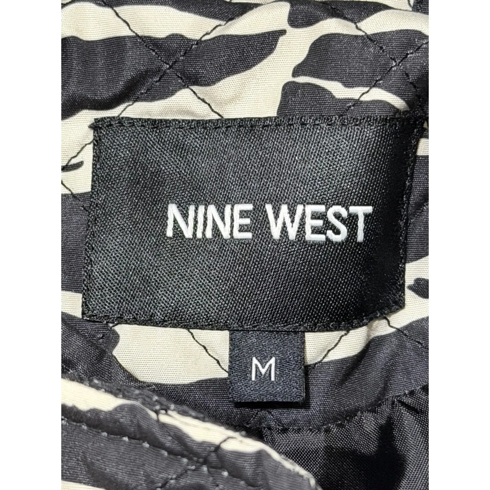 Nine West Women's Quilted Vest Black White Camo Stand Collar Size M Fall Winter - Image 5