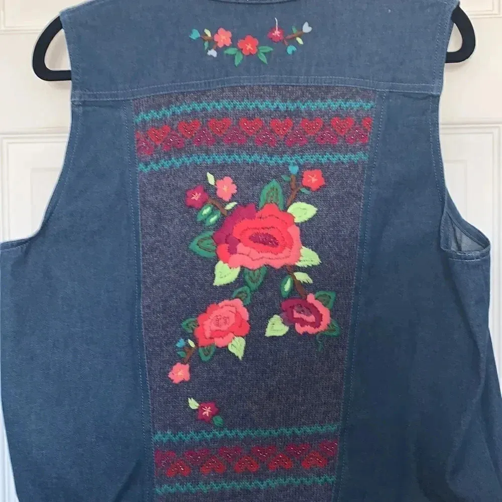 Alfred Dunner Floral Print Denim Vest - Image 7