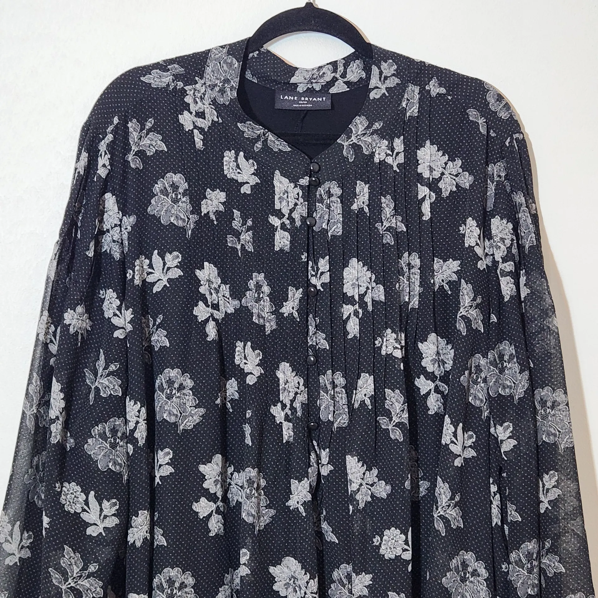 Lane Bryant Black Floral Dress with Pintucking Size 26/28 Plus Size Floral Dress - Image 3