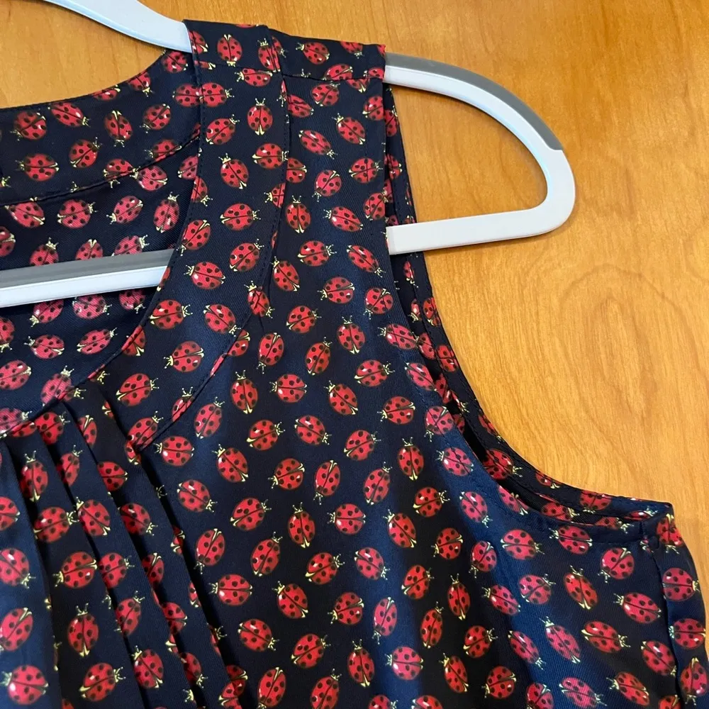 Talbots Sleeveless Ladybug Print Silk Top With Tucks At The Neck Career Small - Image 3
