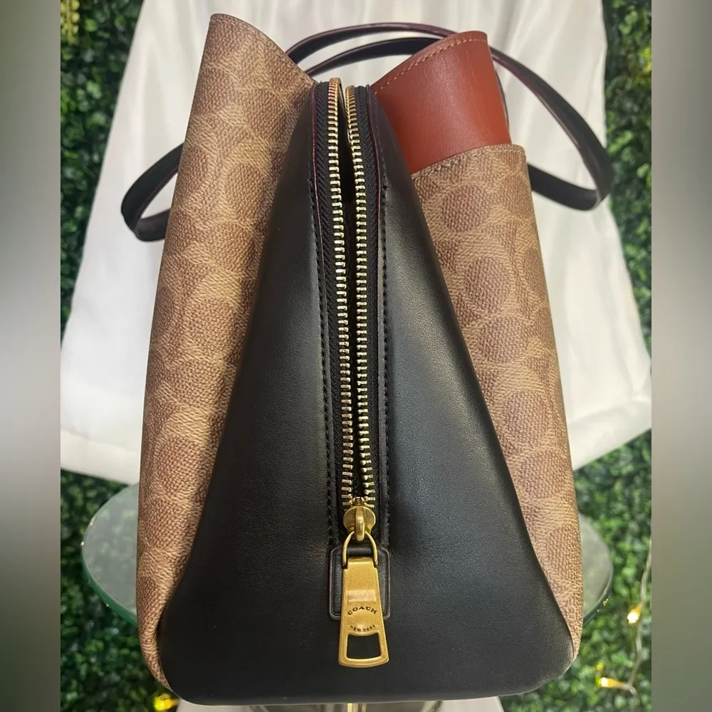 Coach Lora Carryall Triple Compartment Tote Shoulder Bag. - Image 4