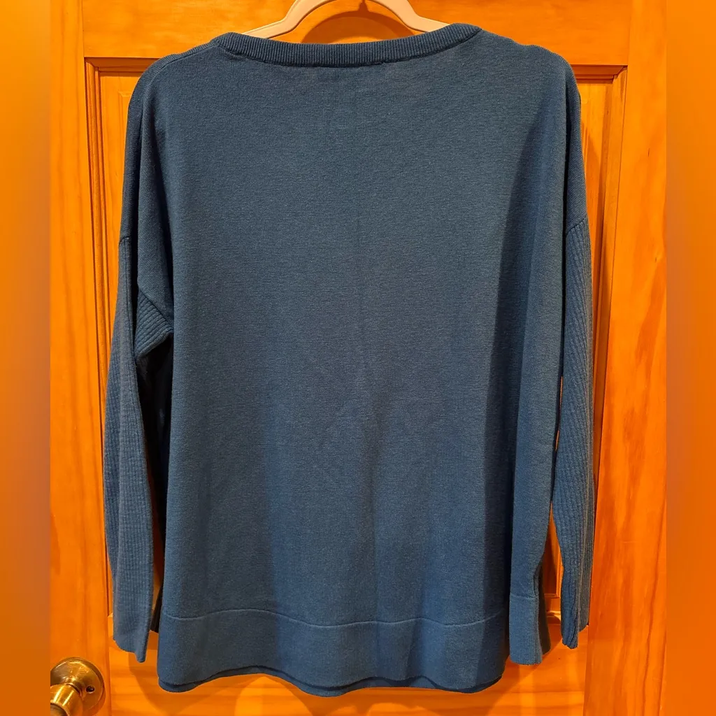 Loft Ann Taylor  blue crew neck sweater rounded hem women’s L - Image 2