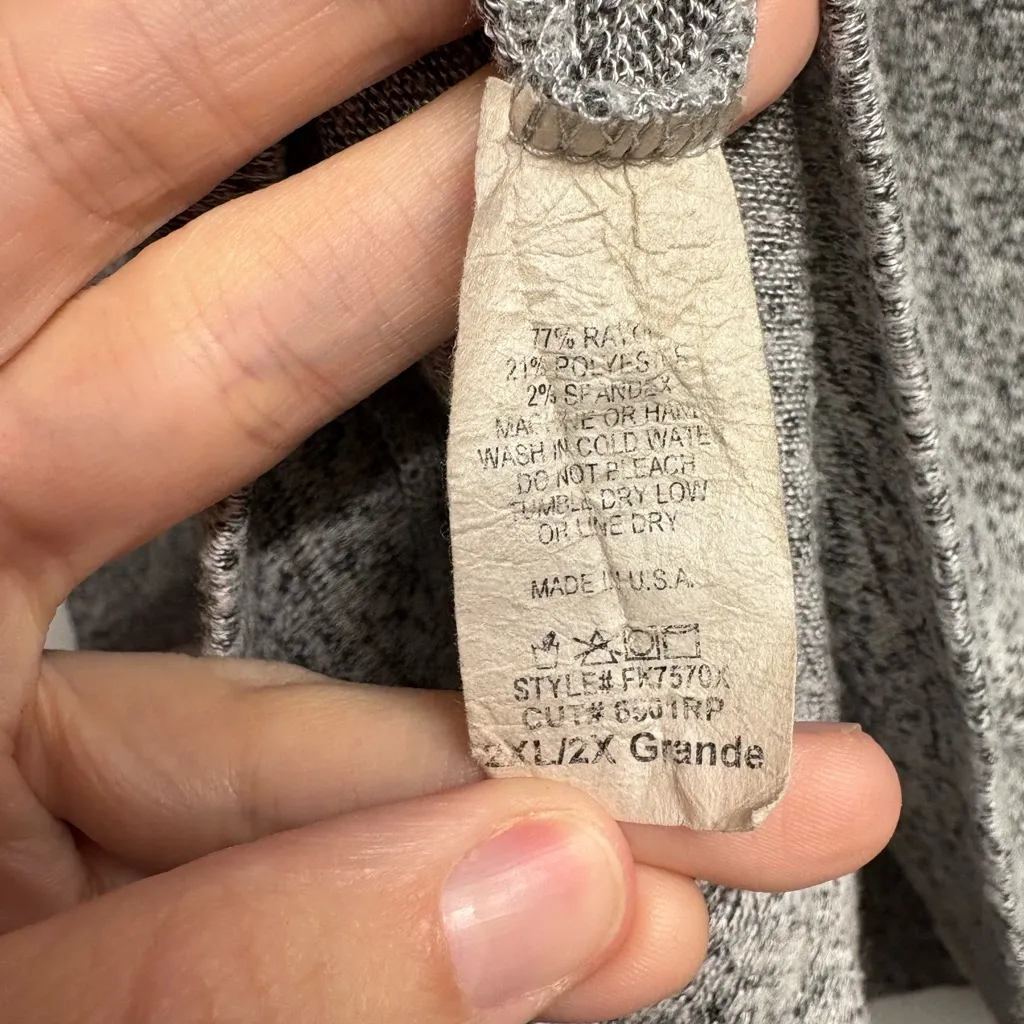 💕 2 For $10 Free Kisses Hooded Short Sleeve Too Size 2X - Image 3