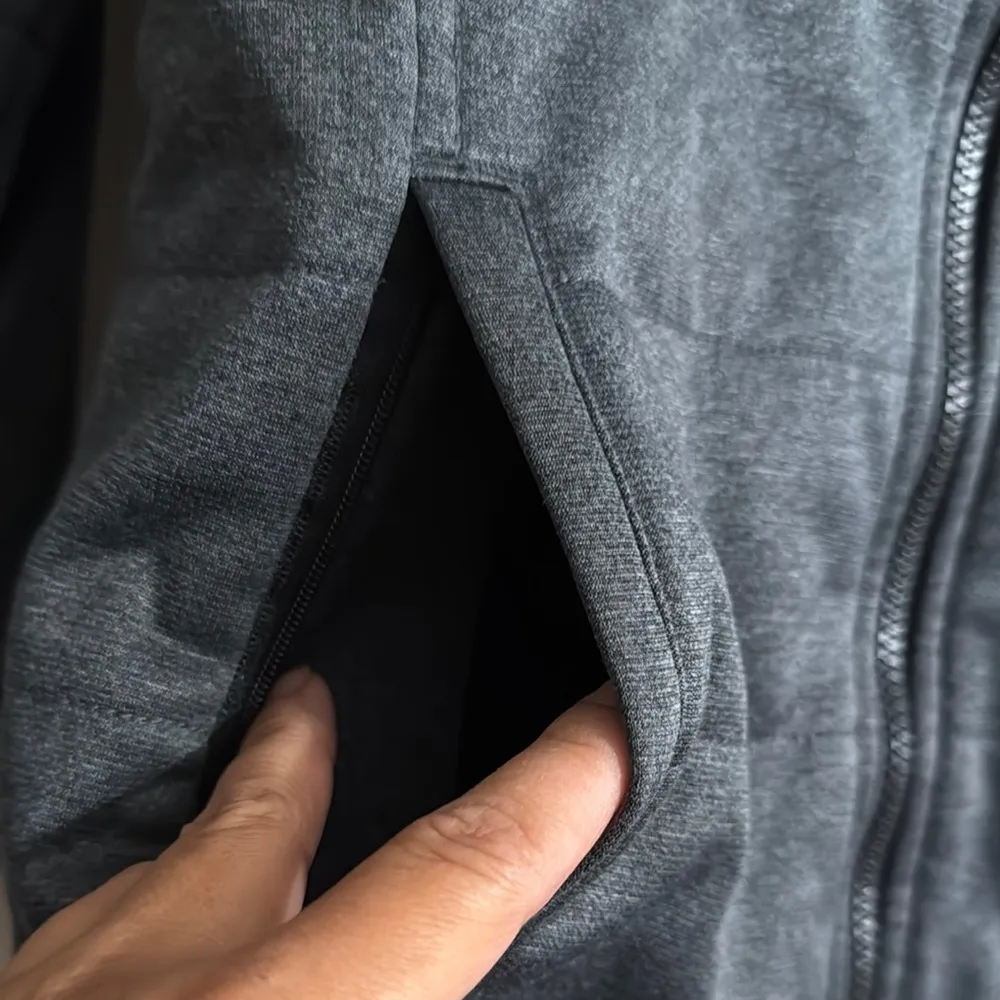 Columbia Gray Puffer Jacket with Quilted Design - Image 5