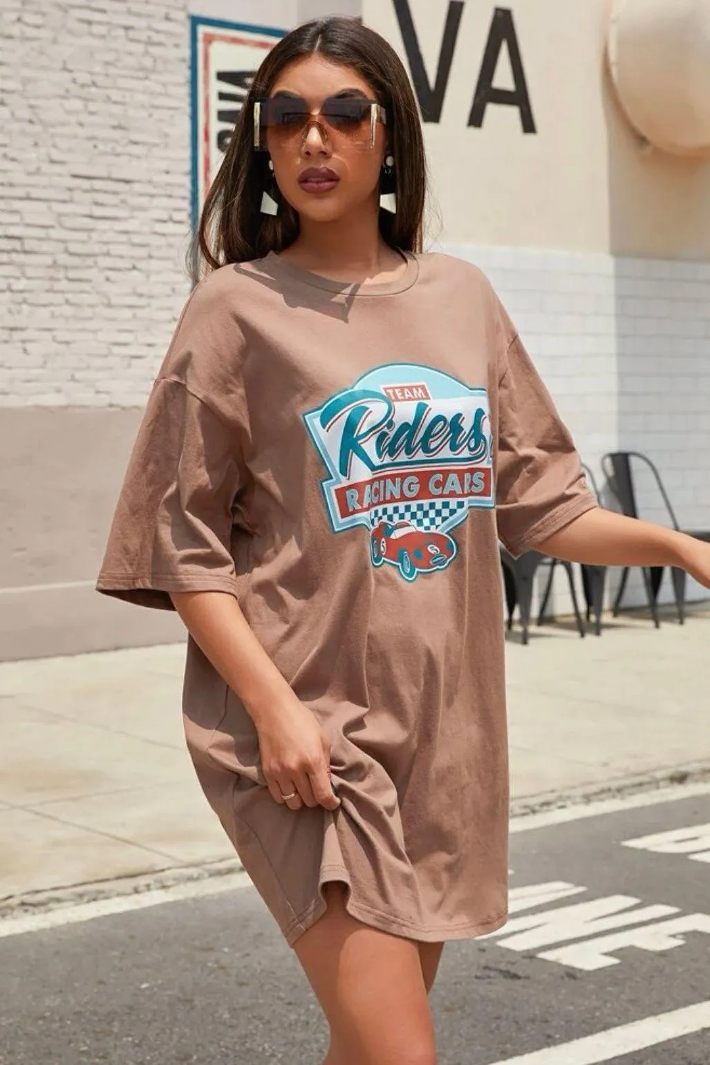 Oversized Graphic T - Image 3