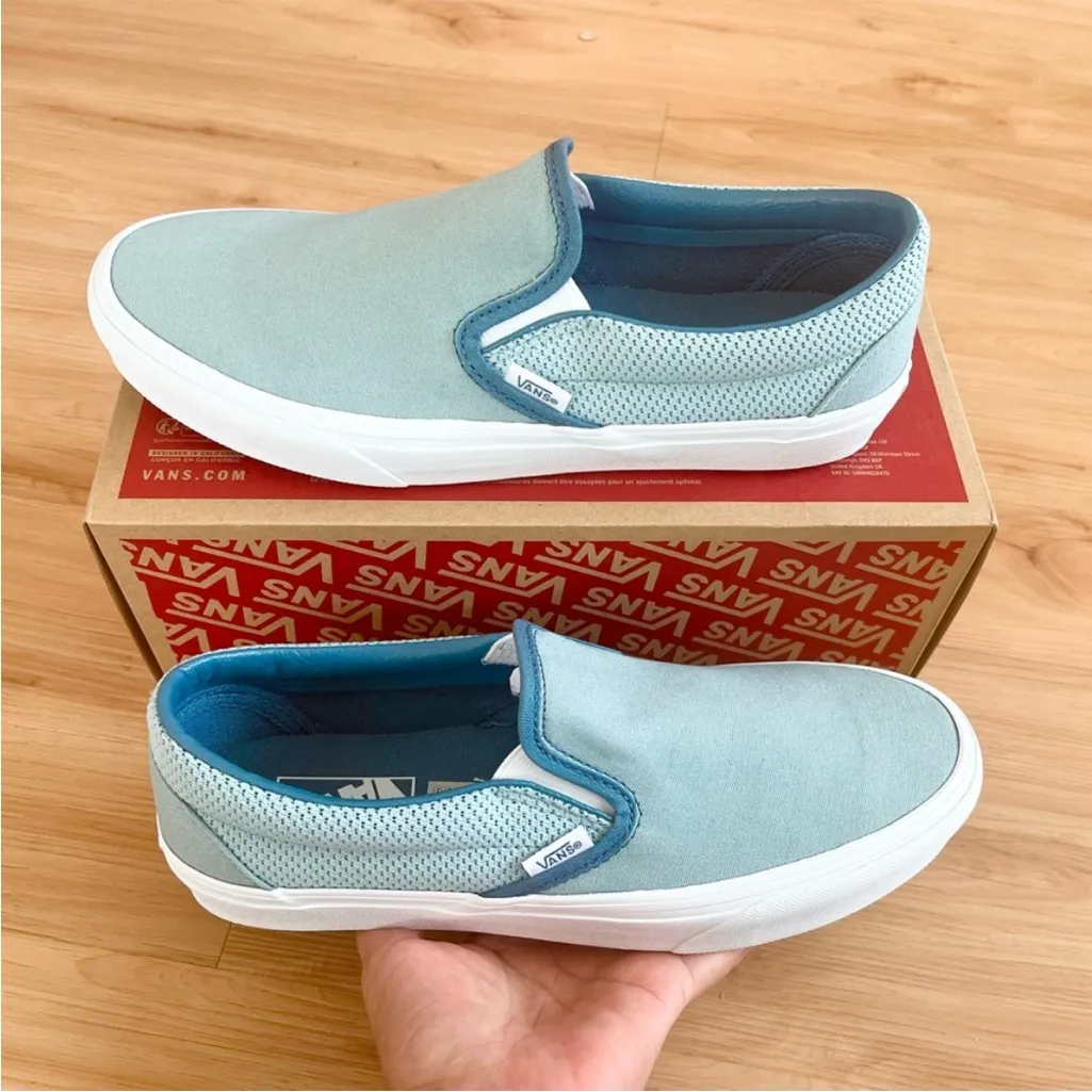 Vans Classic Slip-on Mesh Blue/Multi
VNOA2Z41BER Women 10.0 US Mens
8.5 US - Image 4