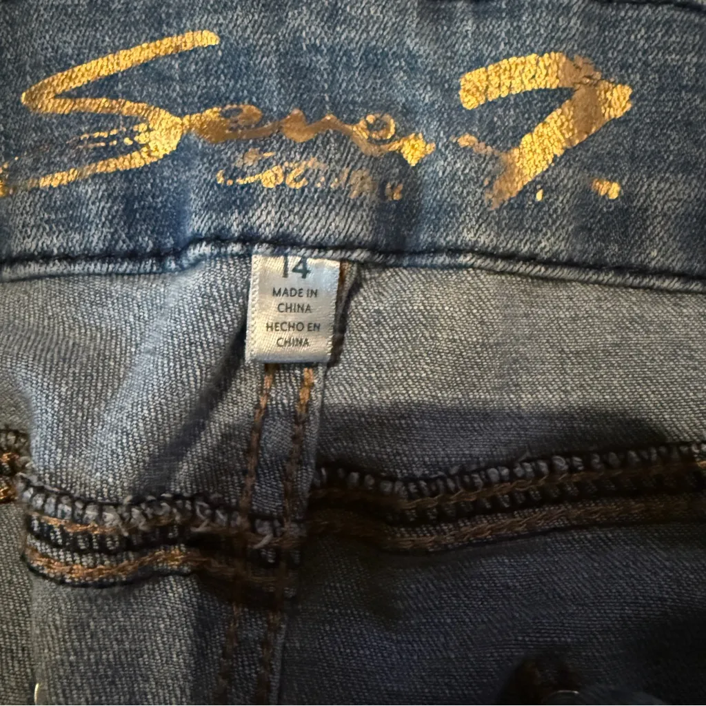 Seven7 Jeans Women’s Size 14‎ Light Wash High Rise Skinny Distressed Tummyless - Image 4