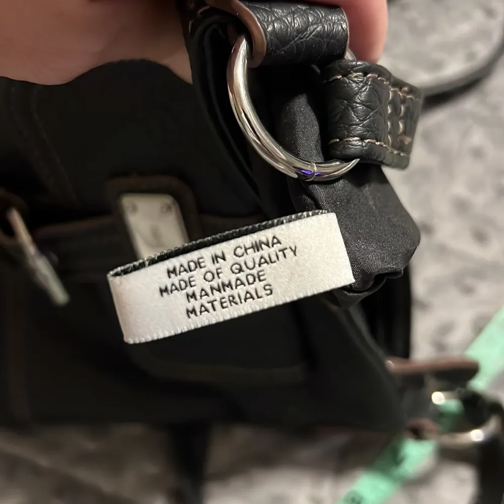 Nine West black crossbody purse with adjustable strap zip close top snap front - Image 12