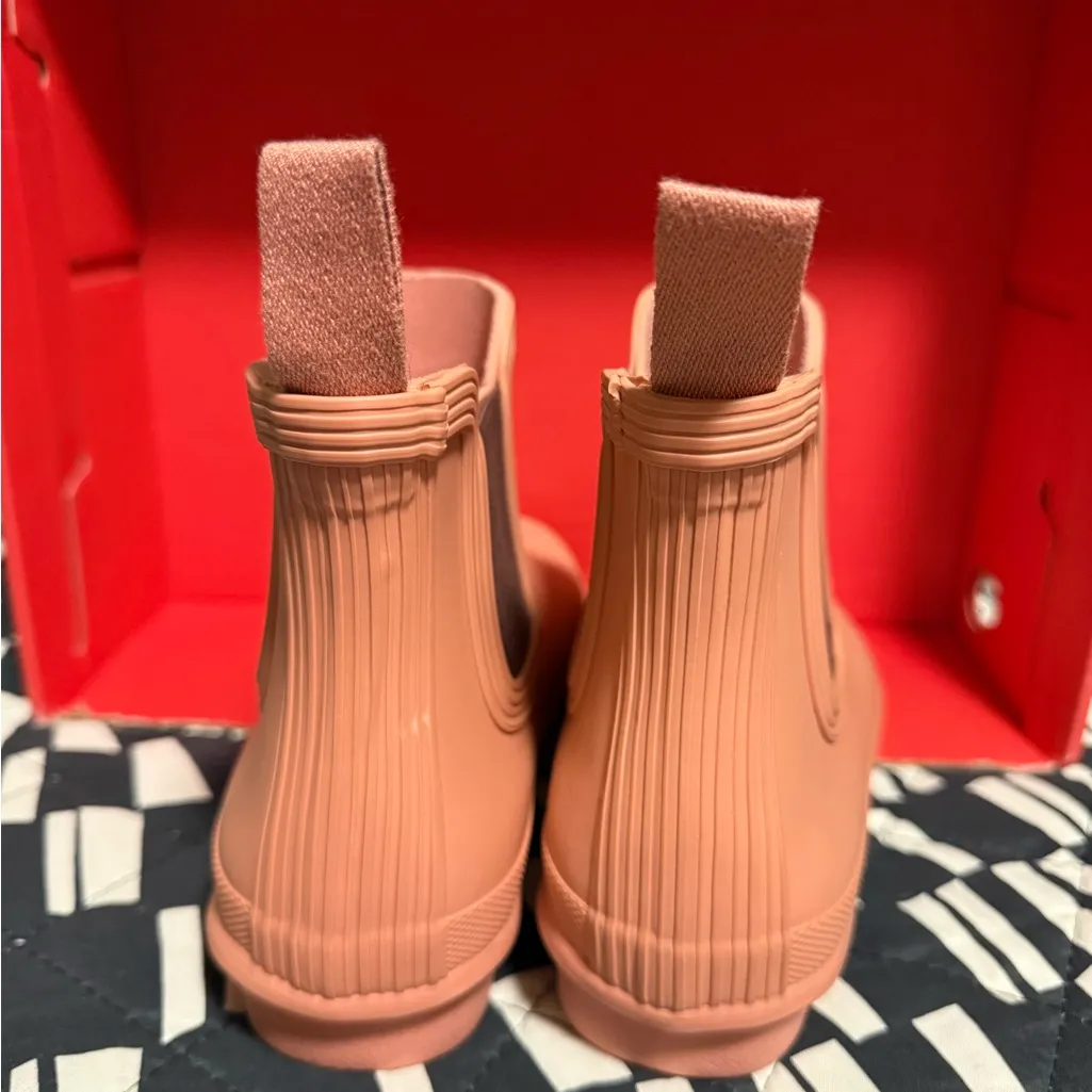 NIB Hunter Women’s Original Chelsea Boots in Rough Pink Size 6 - Image 4