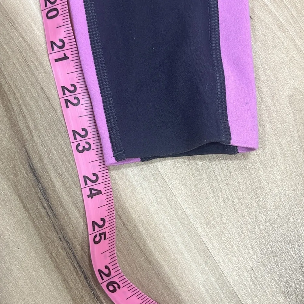 Athleta Cropped Purple and Gray Leggings for Versatile Performance - Image 8