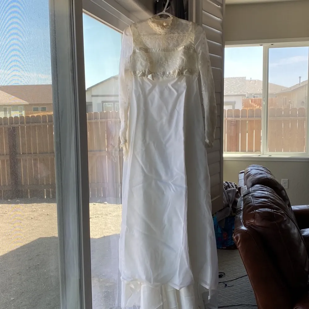 Vintage 60s Bridal Originals wedding dress with train cottage core - Image 3