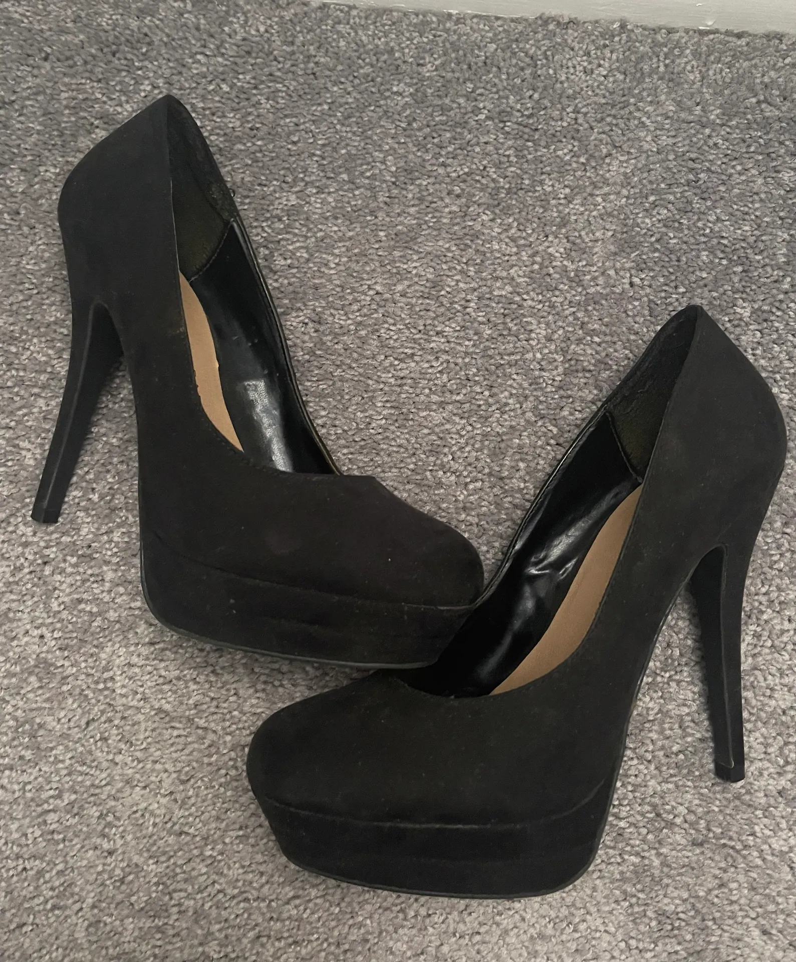 Black Heels - Image 3