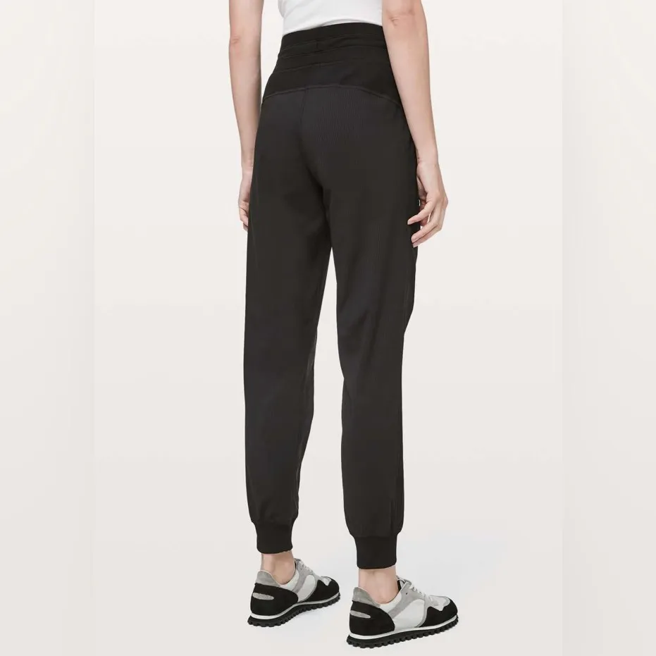 Lululemon Dance Studio Jogger‎ *29"
Black size 6 - Image 3