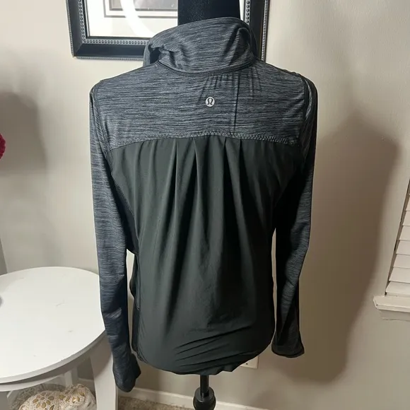Lululemon half zip side‎ layers and lace pullover 8 - Image 10