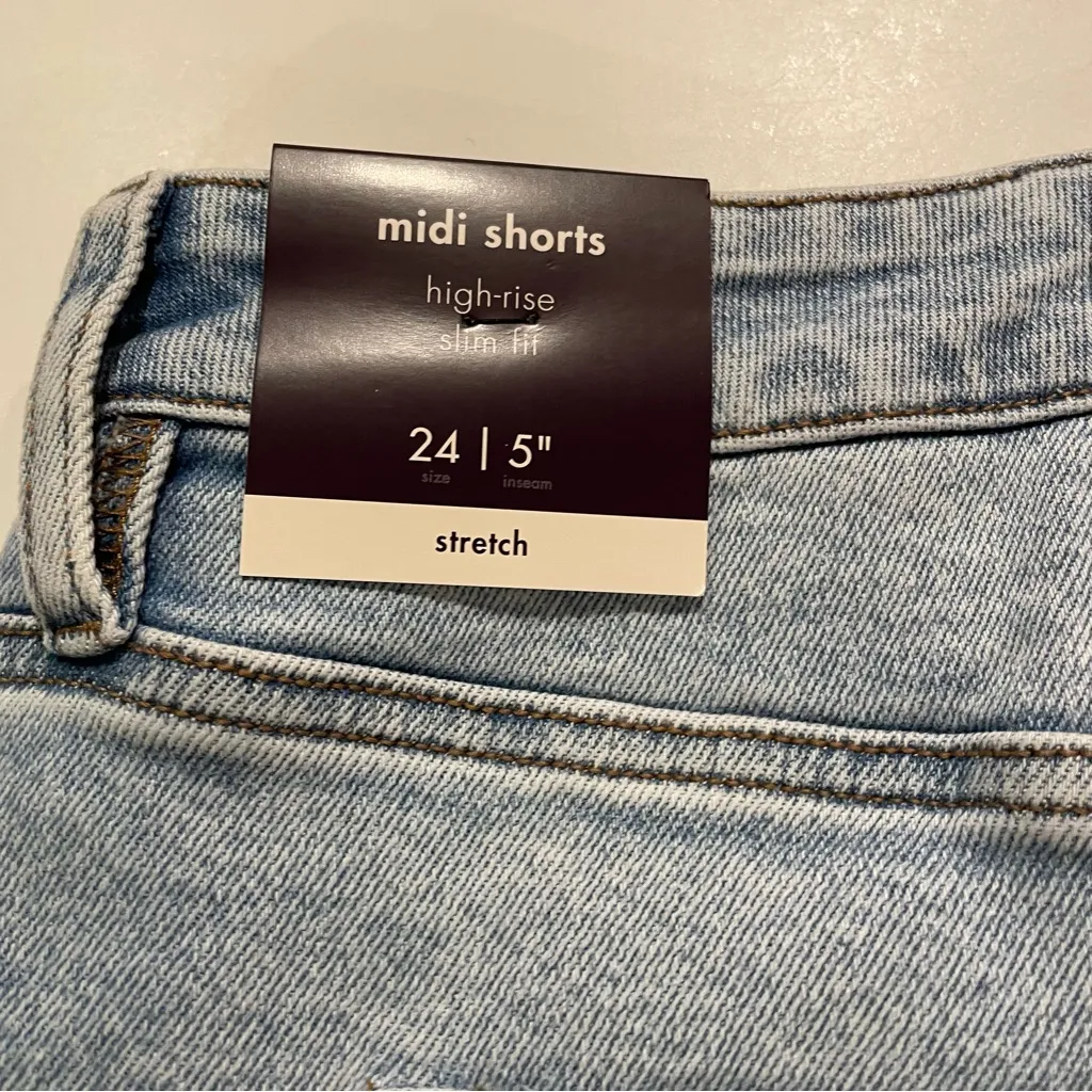 AVA & VIV High Rise Midi Short Women Size 24/5” Slim Fit Light Wash Rolled Hem - Image 9