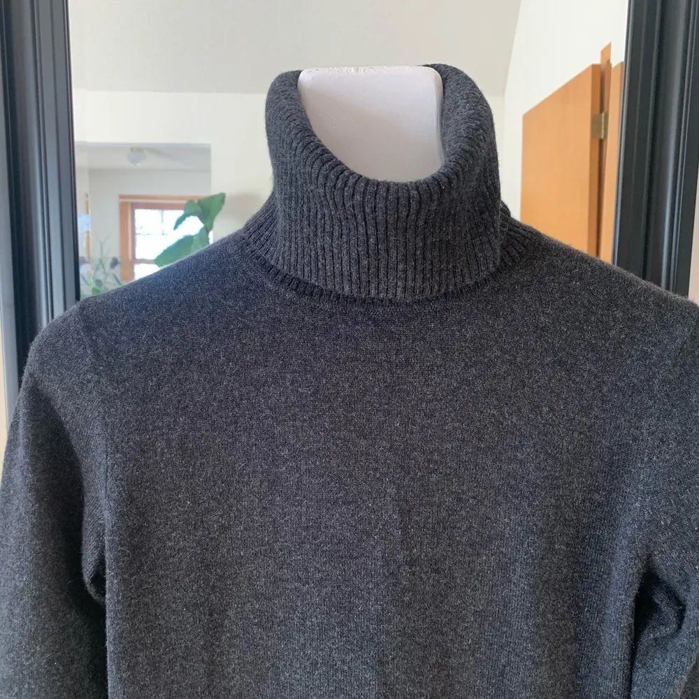 Lafayette 148 New York Cashmere Turtleneck Gray Sweater - Image 2