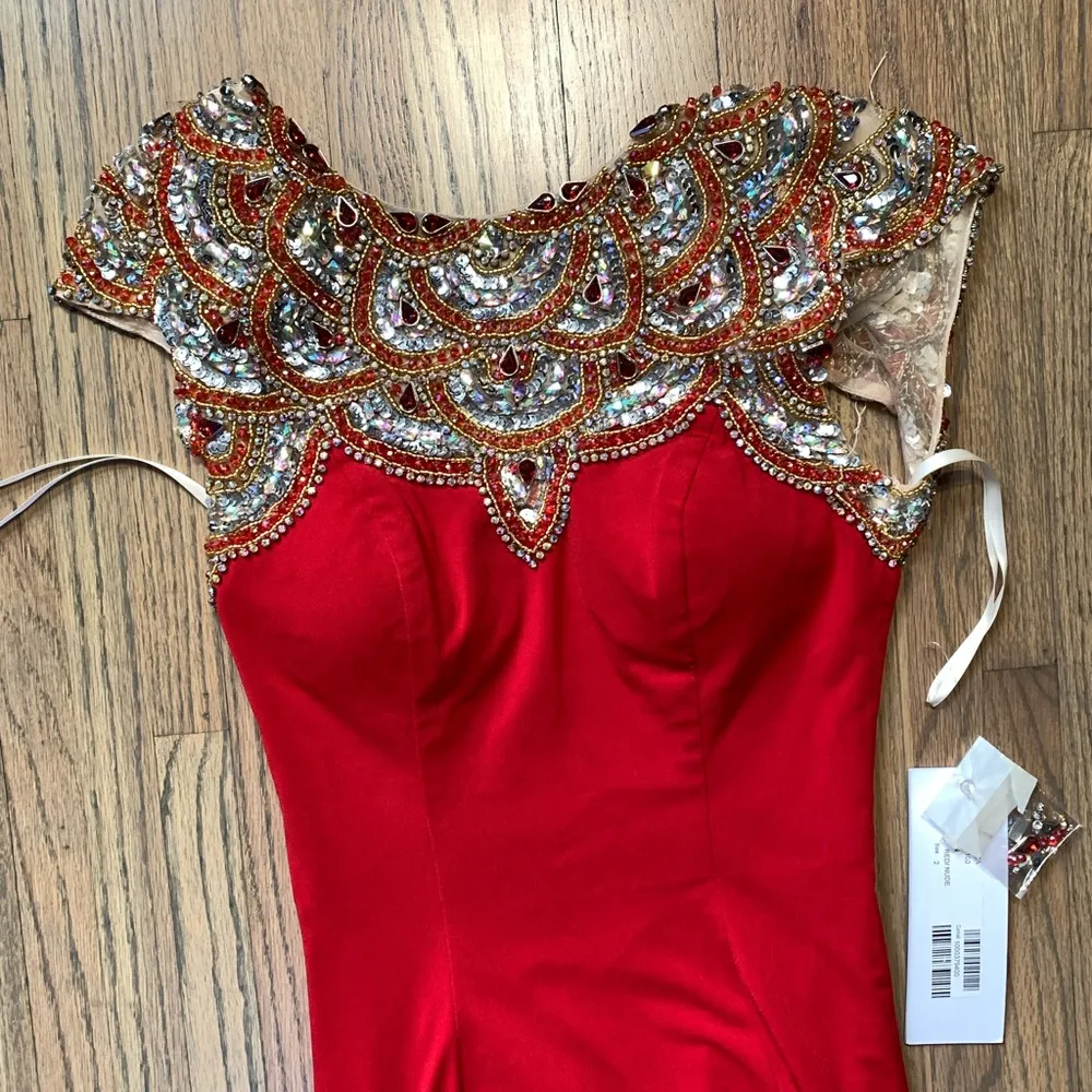 GORGEOUS NWT Jovani Beaded Red Evening Gown READ DESCRIPTION - Image 2