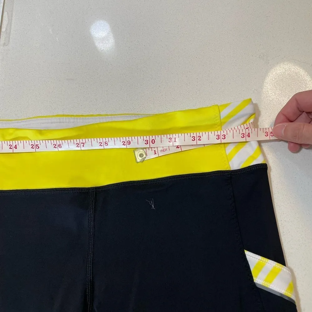 Lululemon Run Mod Moves Black cropped
Leggings size 4 - Image 8