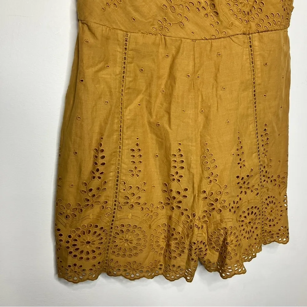 Versona‎ eyelet romper mustard yellow size medium - Image 3