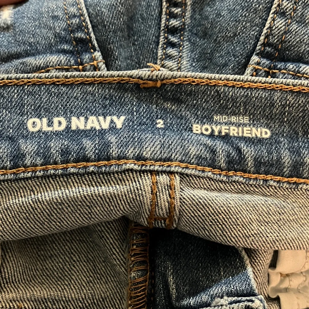🔹4 for $30 Old Navy Boyfriend Mid-Rise Distressed Denim Shorts, size 2 - Image 4