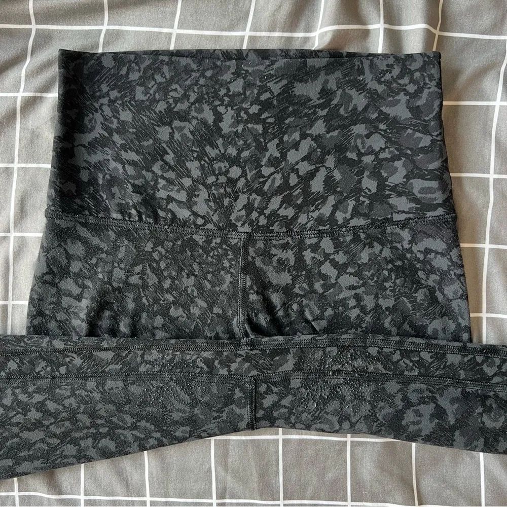 Lululemon Align Pant II 25" Wild Thing Camo Deep Coal Multi 2 - Image 9