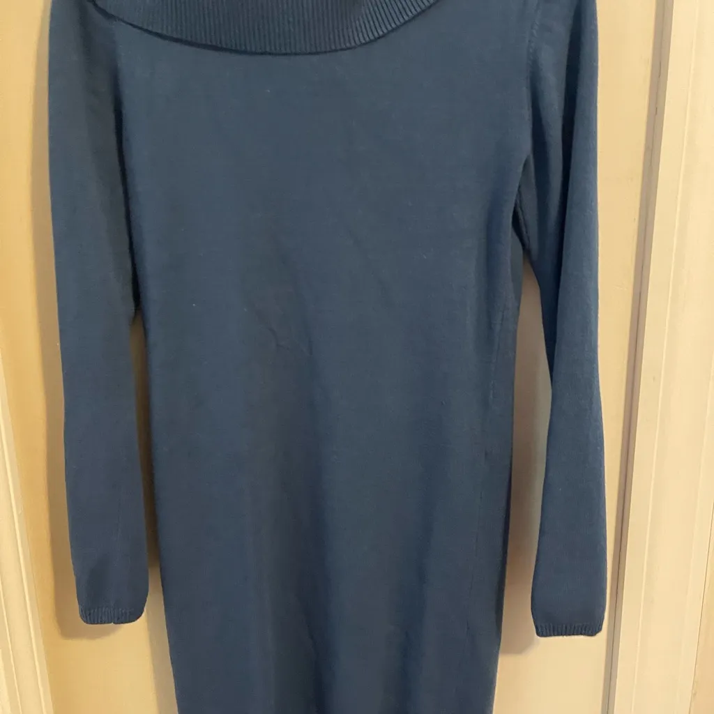 Priced to sell. blue cowl neck dress long sleeves. Over the knee/mini Small. - Image 3