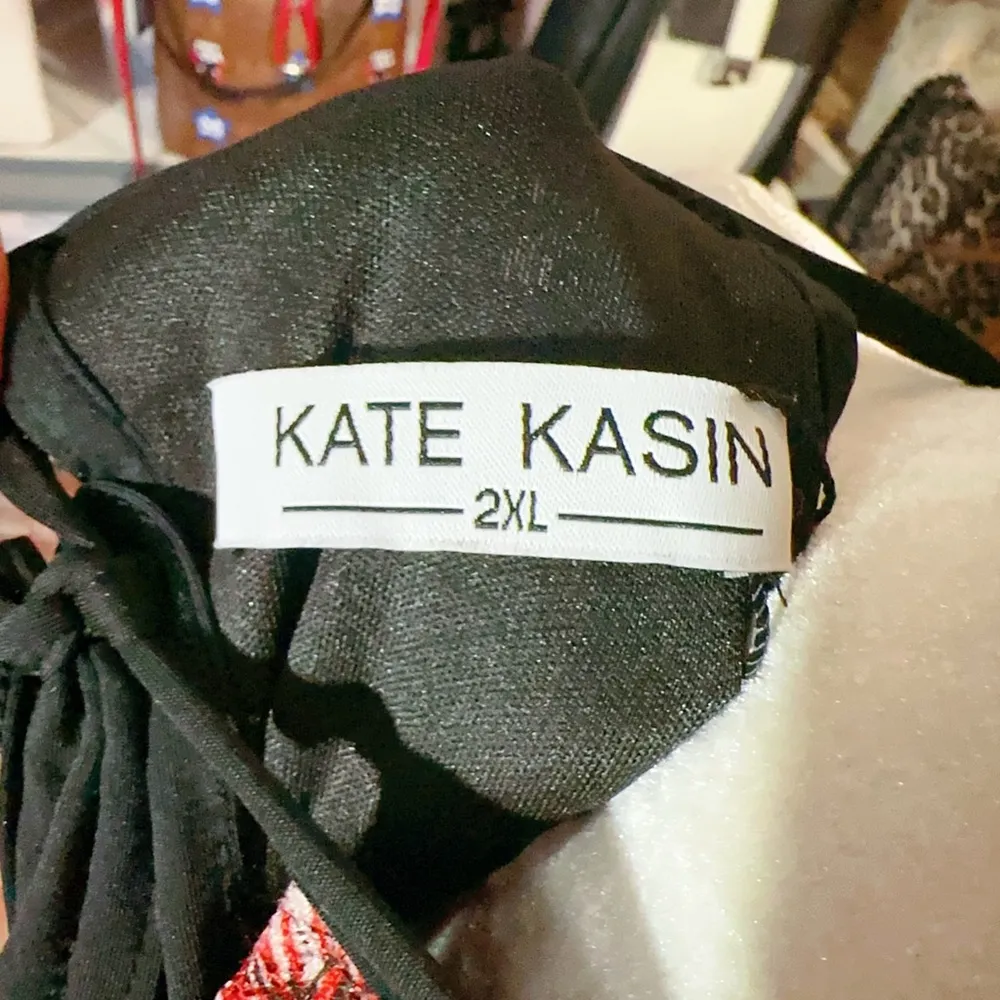 KATE KASIN black dress with red flowers sleeveless round neck floral lined NWT Size 2X - Image 5