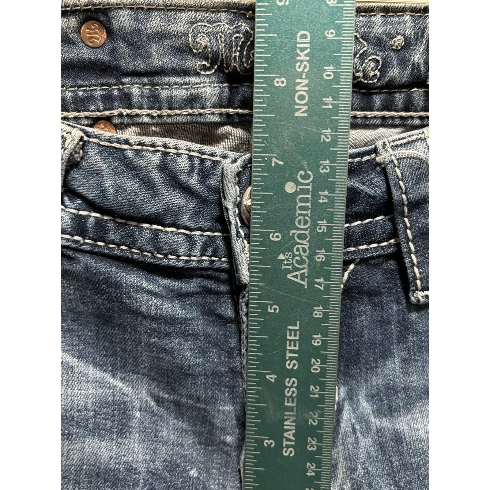 Miss Me Skinny Jeans Embroidered/Gem Light Wash Logo Size 28 Low Rise Boho - Image 2