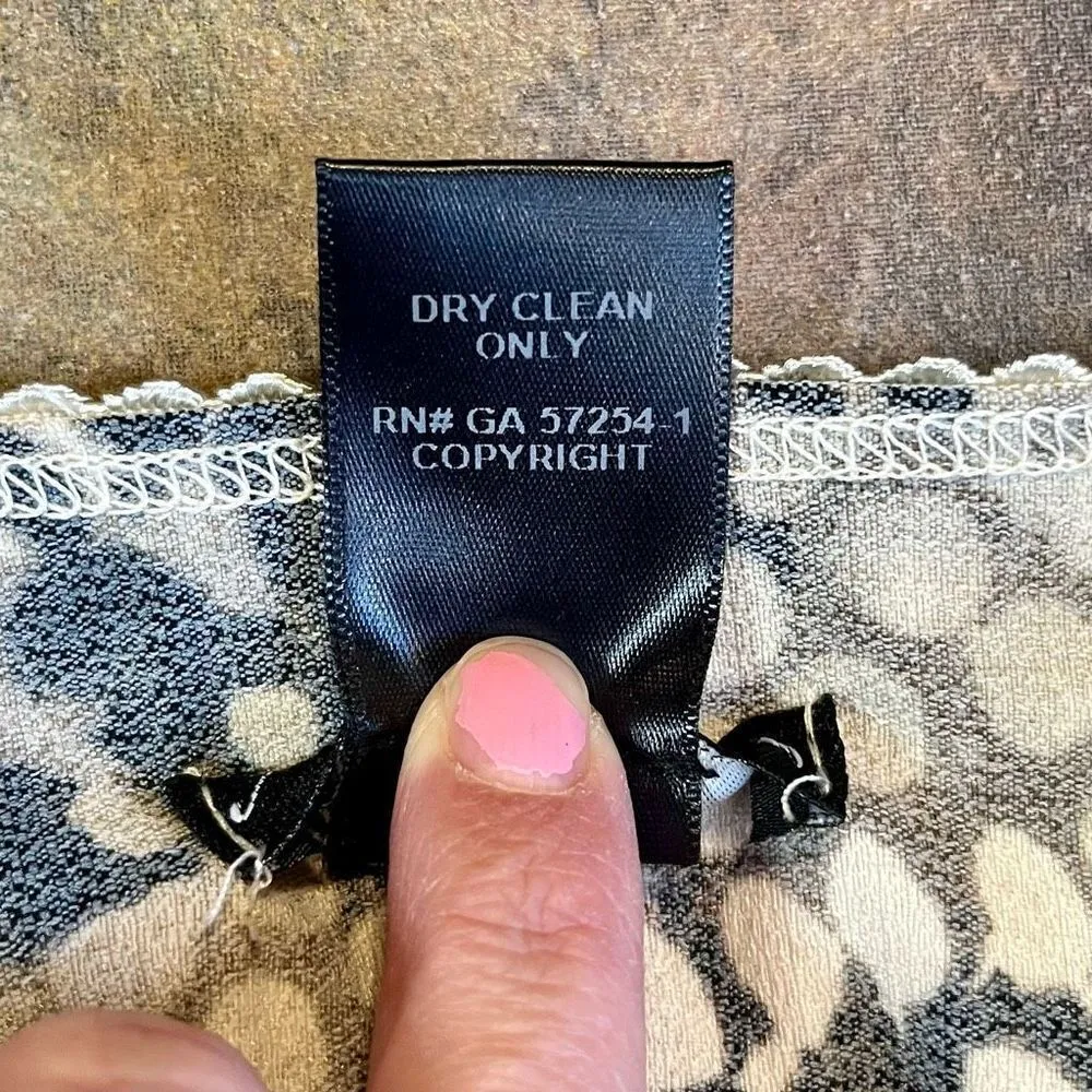 Mesmerize Snake Skin Cropped Pants Size 10 White - Image 6