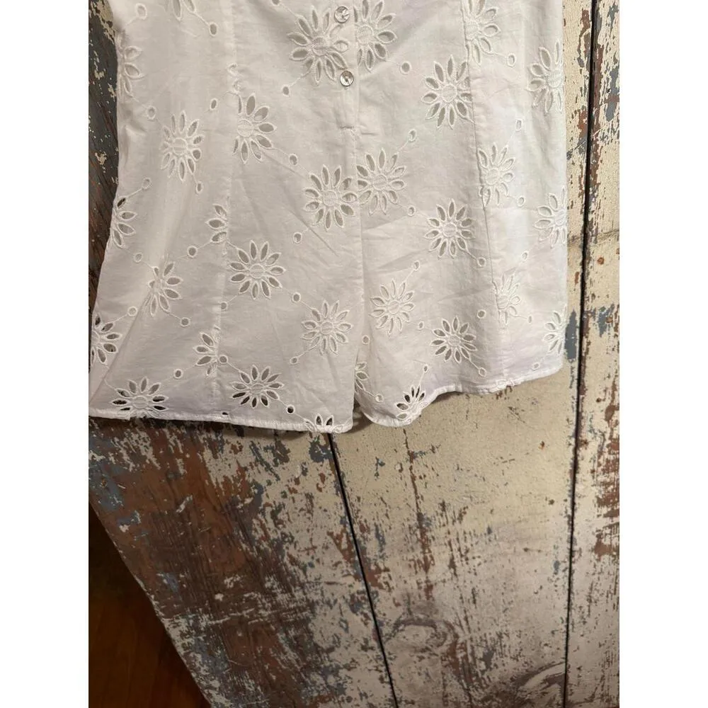 NWT Forever 21 white eyelet shorts romper overall size medium - Image 3