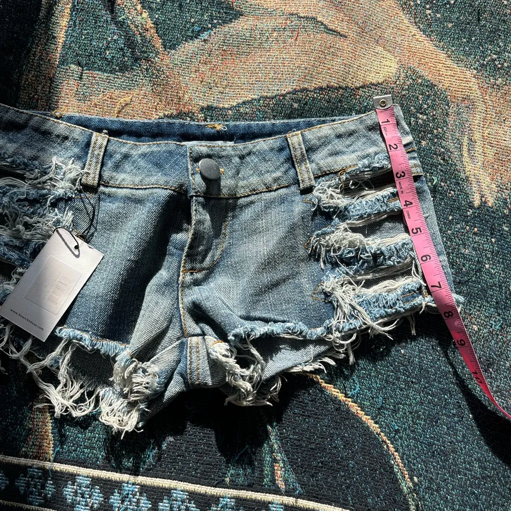 Be Wicked Light Wash Cotton Jean Shorts Raw Hem Ripped Distressed Women’s M NWT Blue Size M - Image 11
