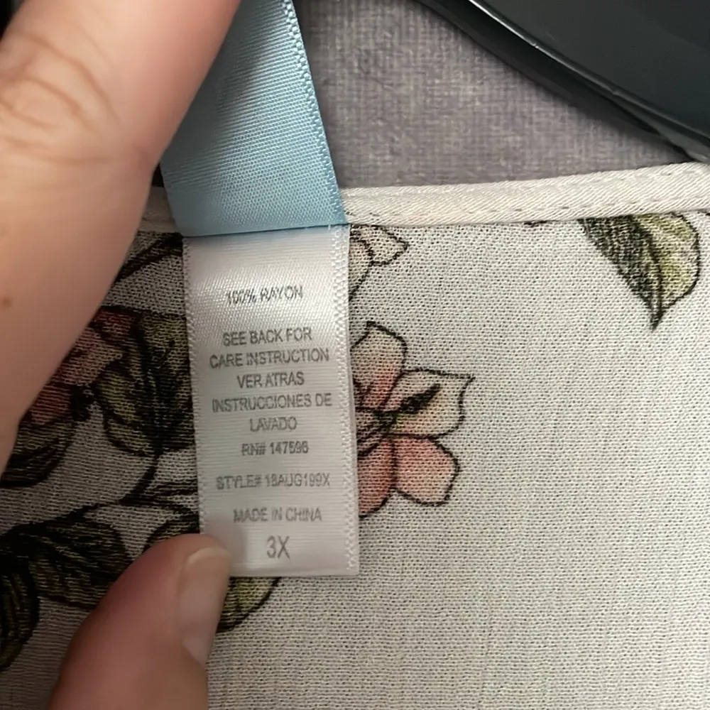 M.Fasis White Floral Flowy V - Image 7