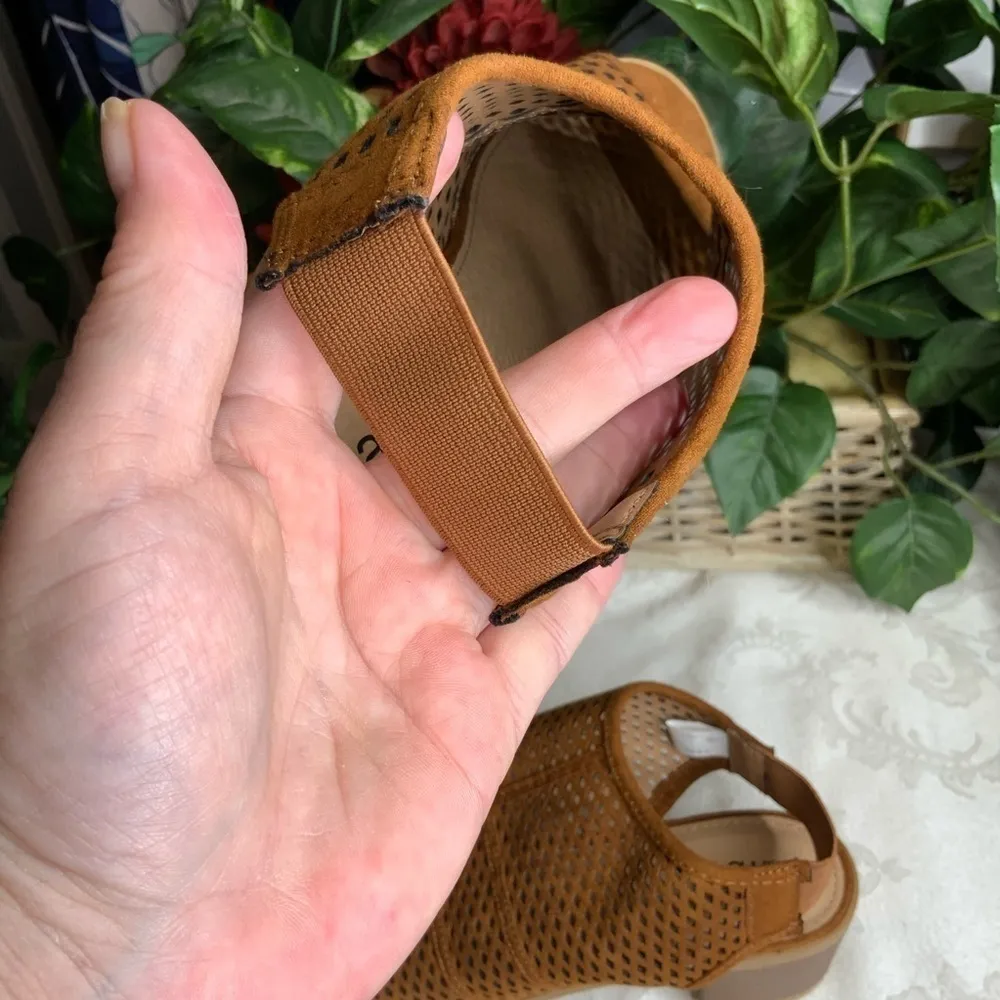 New Diba Perforated Kubuli Heeled Brown Sandals 8 Tan - Image 9