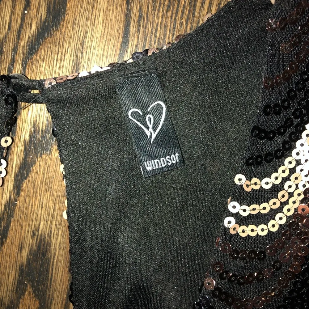 Médium Midi Party Dress Size M - Image 2