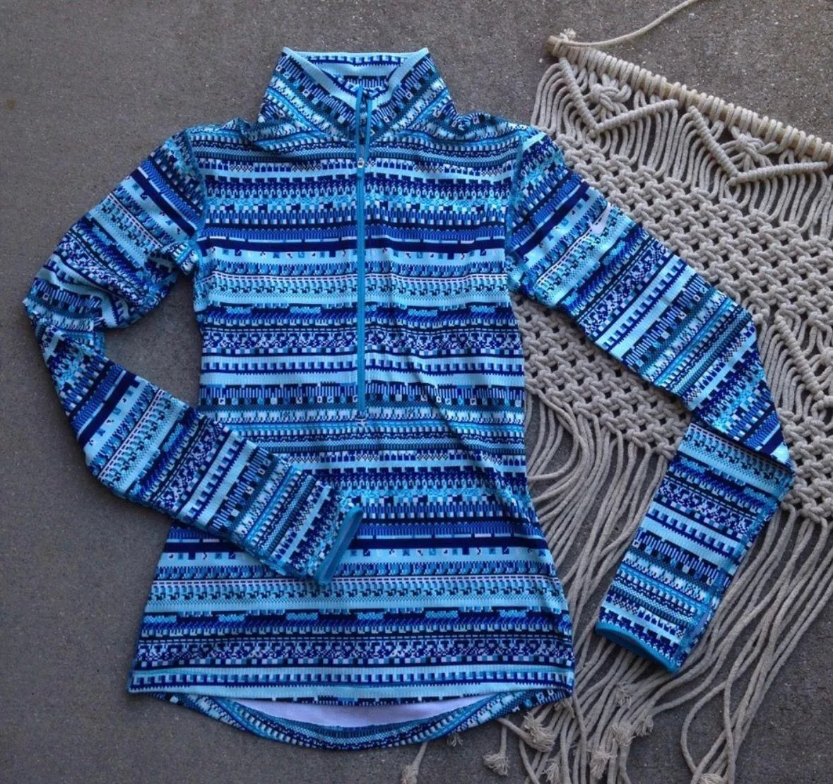 Pro Dri-Fit Printed Hal-Zip Athletic Pullover Size Small - Image 3