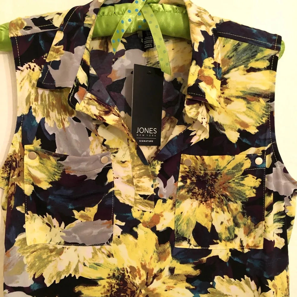 JONES NEW YORK Signature Yellow Floral Print Golf Top S - Image 2