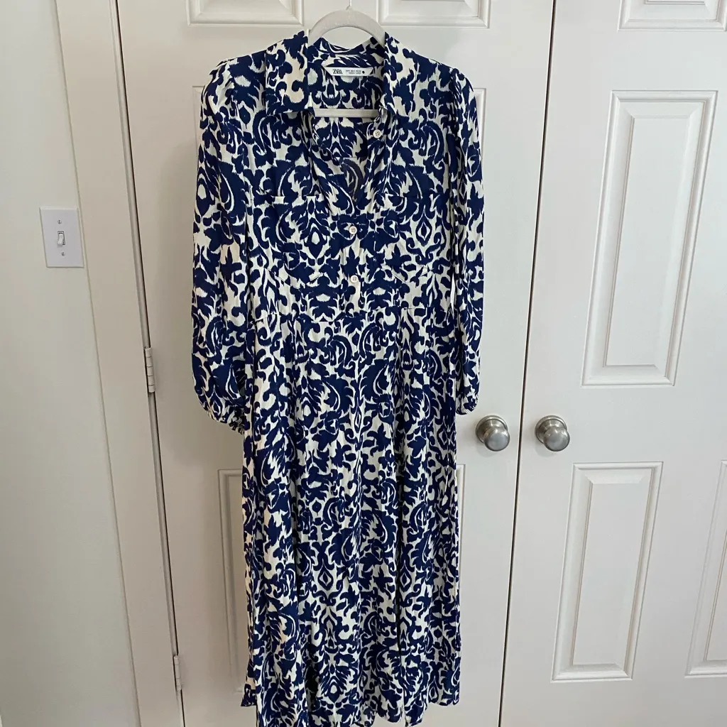 Zara Blue and White Patterned Long Sleeve Dress - Image 3