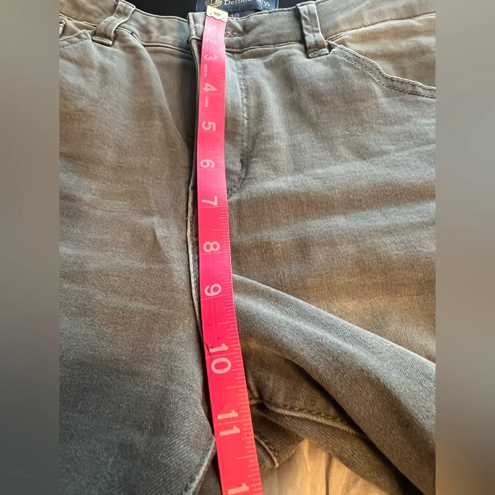 DEMOCRACY AB Technology Jeans Size 10 in Gray wash embellishments to hem EUC - Image 6