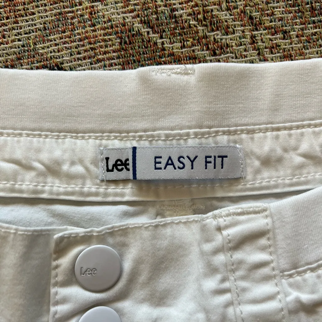 Lee White Easy Fit Bermuda Shorts 8P Double-Button Waist Preppy Summer Cropped - Image 15