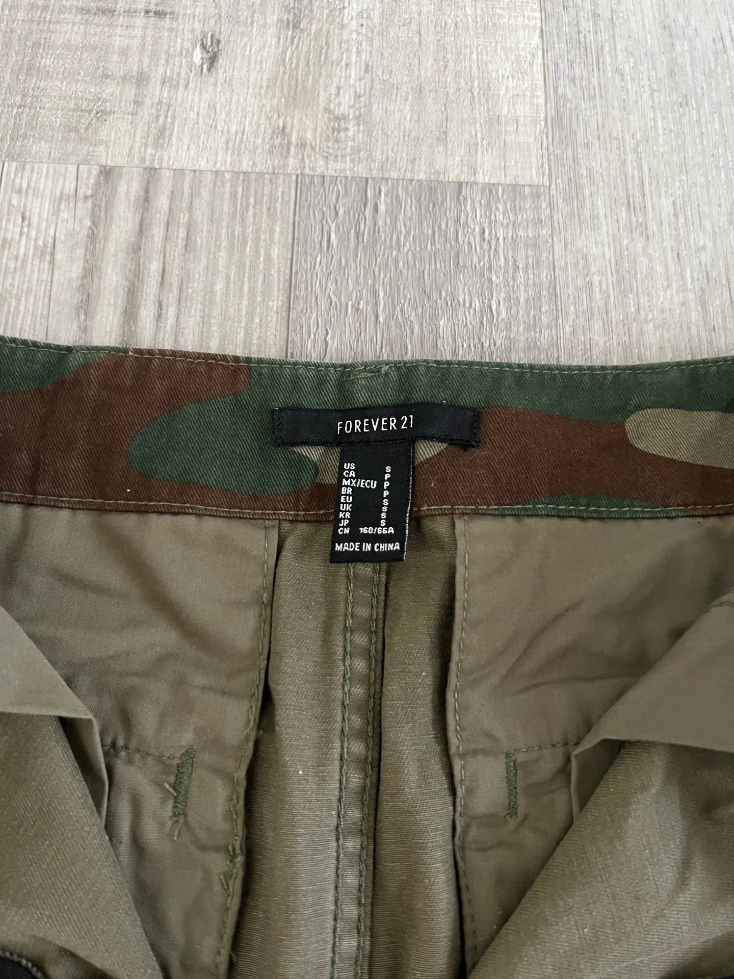 Camo mini cargo skirt - Image 3