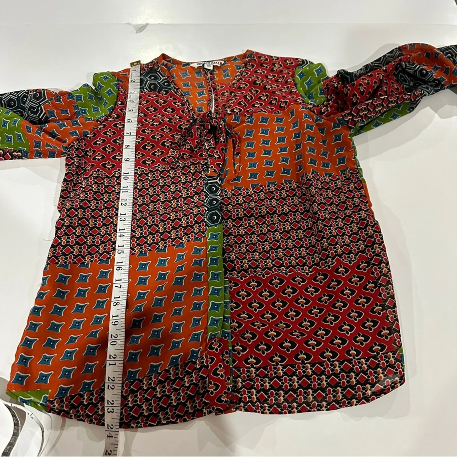 Walter Baker Multicolor Geometric Print Long Tie Sleeves Button Top Size XS - Image 10