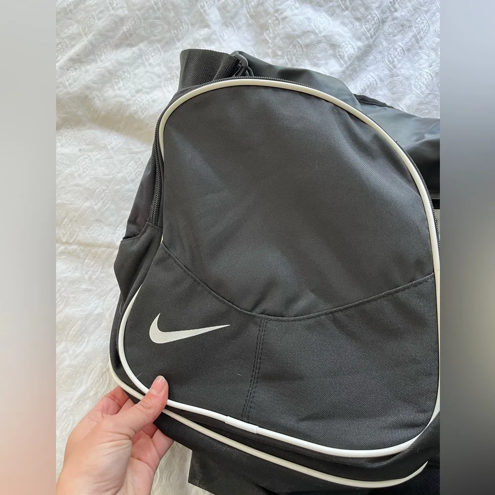 Nike Black Sports Duffel Bag - Image 10