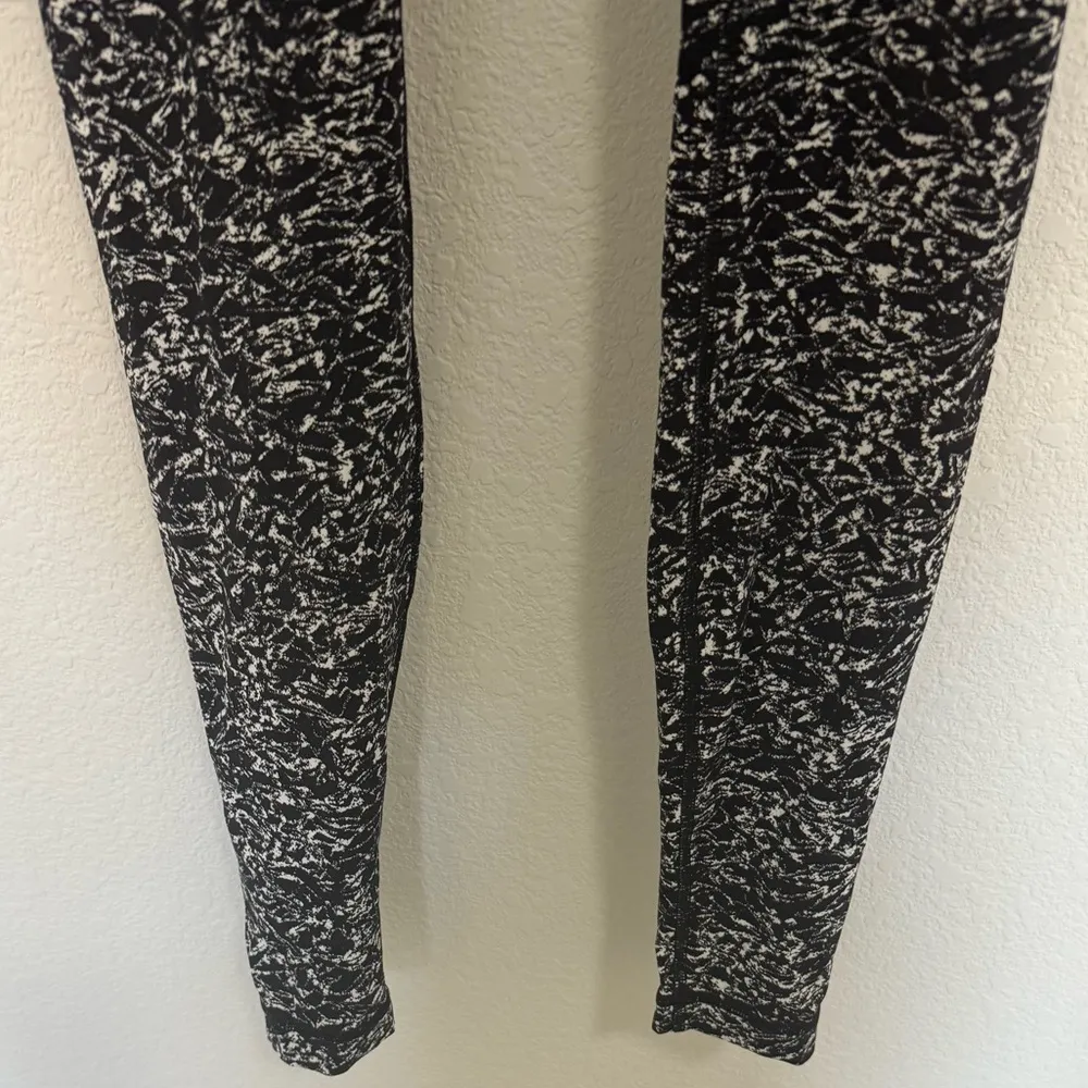 Lululemon Wunder Under Pant III Legging Iced Wave White Black Size 4 - Image 6