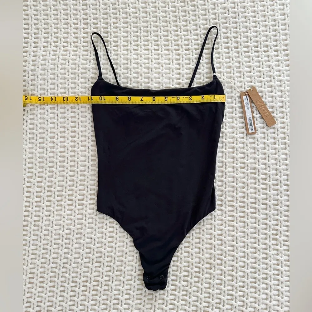 NWT SKIMS Fits Everybody Cami Thong Bodysuit - Onyx - XS - Image 8