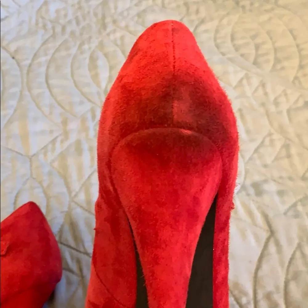 Red, black & gold suede/leather platform heels. Red Size 6.5 - Image 7