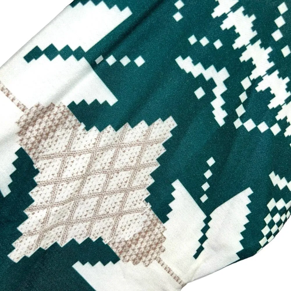 BLOOMCHIC Green With White Geometric Design Lightweight Top Size 10 - Image 3