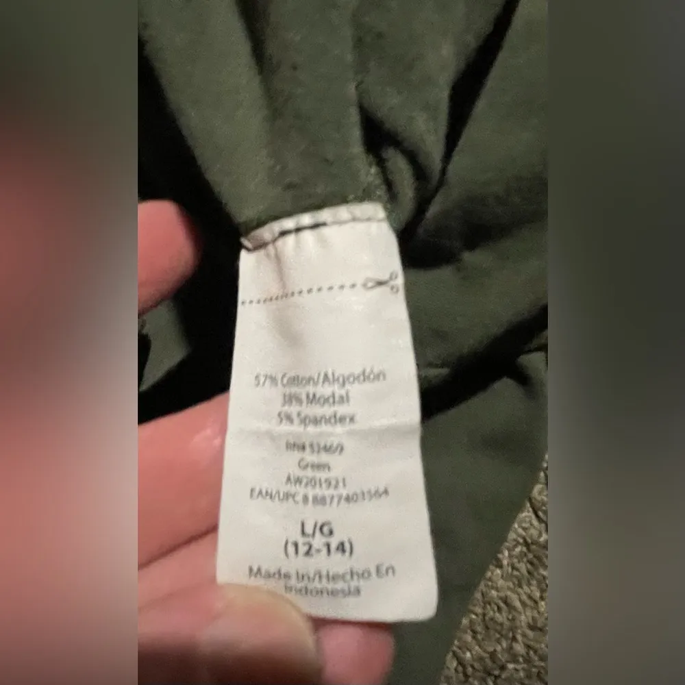 Woman’s Athletic Works Athleisure Core Knit Capris Pull on drawstring Size Large - Image 6