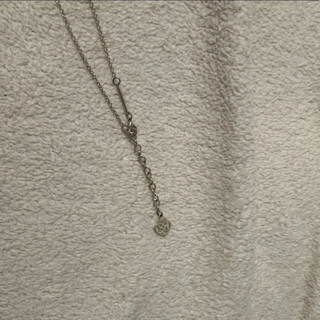 Gold white Kendra Scott necklace - Image 2